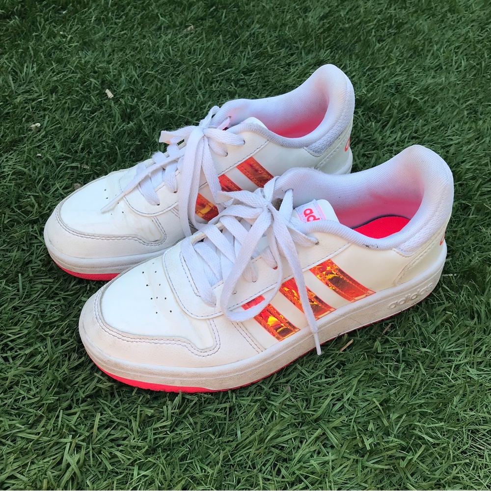 Girls Adidas court shoes. Size US 5